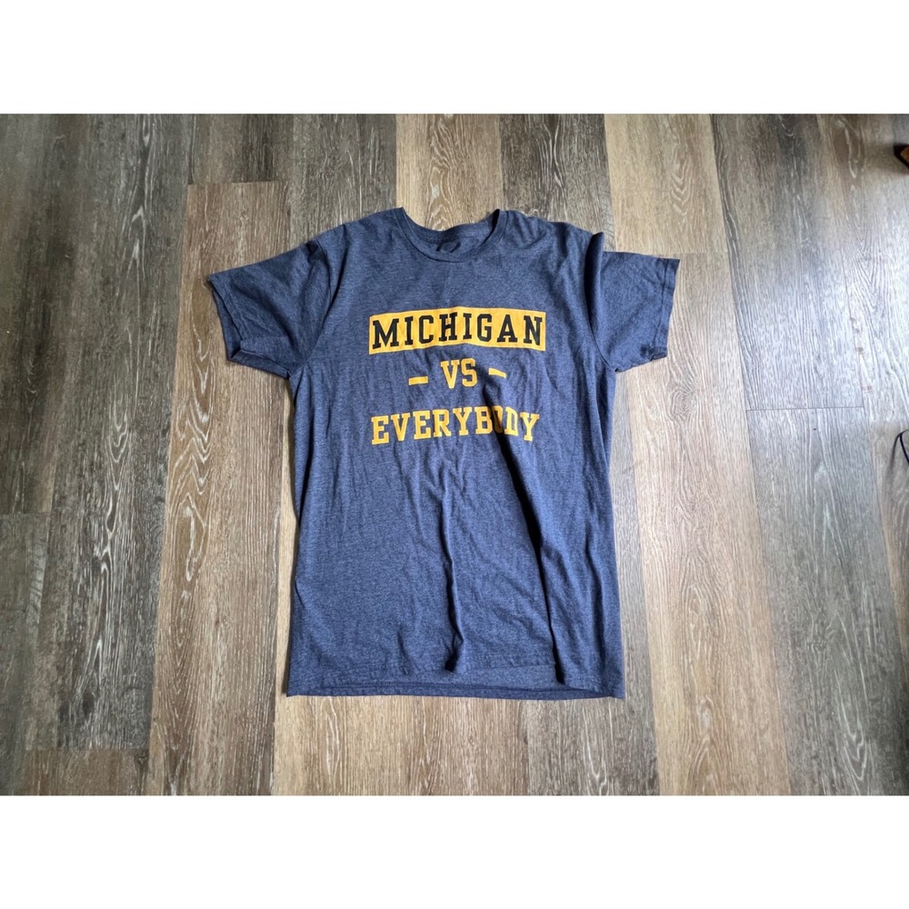 Michigan vs Everybody T-Shirt Mens Large Blue Excellent Graphic Short Sleeve Tee